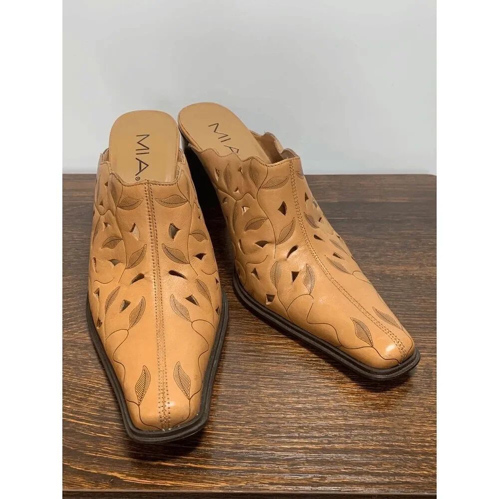 Mia Women’s Vicki Laser Cut Leaf Pattern Slip-On Leather Mules Tan Size 9